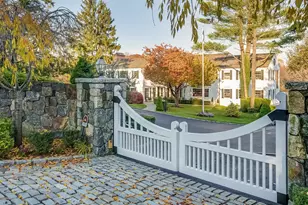 345 Round Hill Rd, Greenwich, CT 06831 - Photo 2
