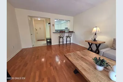 1525 E Putnam Avenue #201, Old Greenwich, CT 06870 - Photo 4