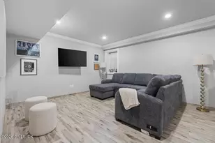 16 Hawthorne Street Sou, Greenwich, CT 06831 - Photo 24