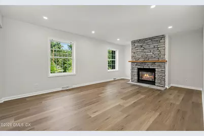 12 Stuart Drive, Old Greenwich, CT 06870 - Photo 4
