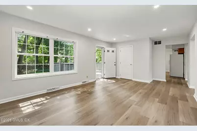 12 Stuart Drive, Old Greenwich, CT 06870 - Photo 16