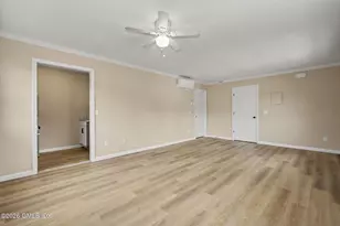 15 Linden Pl, Greenwich, CT 06831 - Photo 6