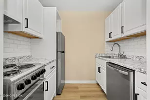 15 Linden Pl, Greenwich, CT 06831 - Photo 8