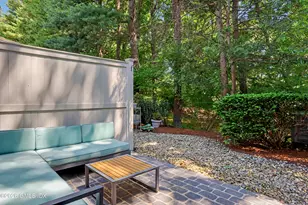 15 Le Grande Ave, Greenwich, CT 06830 - Photo 8