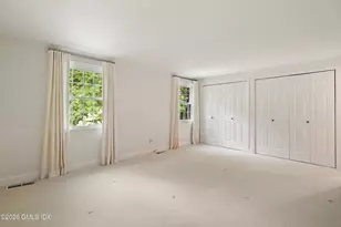 8 Greenwich Hills Dr, Greenwich, CT 06831 - Photo 10