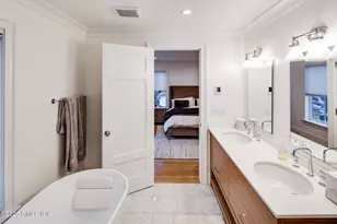 25 Woodland Dr, Greenwich, CT 06830 - Photo 14