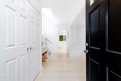 18 Shady Brook Lane, Old Greenwich, CT 06870 - Photo 4