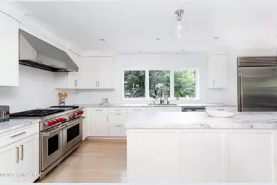 18 Shady Brook Lane, Old Greenwich, CT 06870 - Photo 10