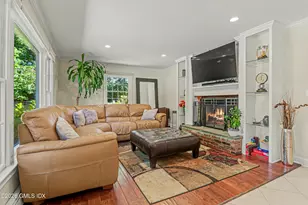 6 Lake Dr, Greenwich, CT 06878 - Photo 10