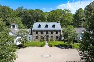 50 Zaccheus Mead Ln, Greenwich, CT 06831 - Photo 2