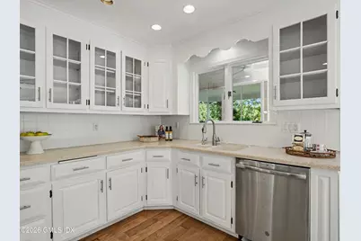 12B Cross Lane, Greenwich, CT 06807 - Photo 2