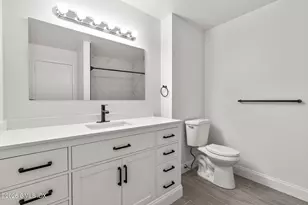 122 E Putnam Ave, Greenwich, CT 06830 - Photo 10