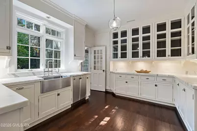 164 Round Hill Road, Greenwich, CT 06831 - Photo 18