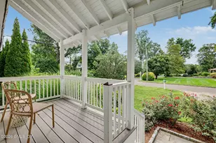 19 Old Clubhouse Rd, Old Greenwich, CT 06870 - Photo 2