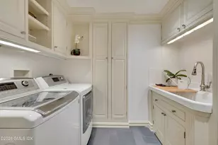 12 Hedgerow Ln, Greenwich, CT 06831 - Photo 16