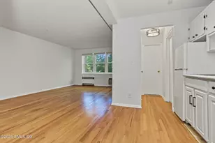 52 Lafayette Pl, Greenwich, CT 06830 - Photo 4