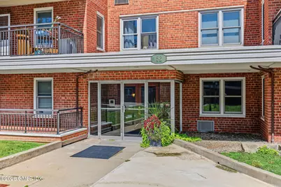 52 Lafayette Place #2I, Greenwich, CT 06830 - Photo 2
