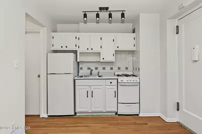 52 Lafayette Place #2I, Greenwich, CT 06830 - Photo 10