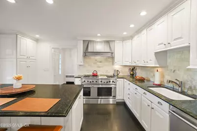 508 Round Hill Road, Greenwich, CT 06831 - Photo 12