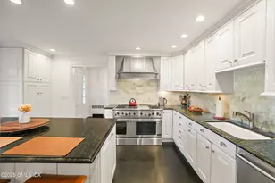 508 Round Hill Rd, Greenwich, CT 06831 - Photo 12