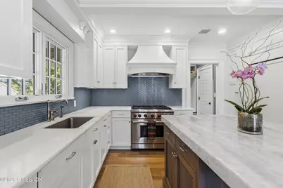 39 Edgewater Drive, Old Greenwich, CT 06870 - Photo 18