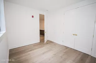 100 E Putnam Ave, Greenwich, CT 06807 - Photo 22