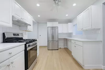 17 Arnold Street, Old Greenwich, CT 06870 - Photo 12