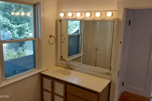 136 Mead Ave, Greenwich, CT 06830 - Photo 10