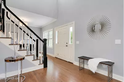 8 View Street #7, Greenwich, CT 06830 - Photo 2