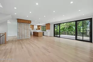 8 Somerset Ln, Greenwich, CT 06878 - Photo 4