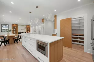 8 Somerset Ln, Greenwich, CT 06878 - Photo 6
