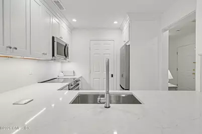 51 Forest Avenue #82, Old Greenwich, CT 06870 - Photo 10