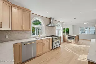 88 Indian Field Rd, Greenwich, CT 06830 - Photo 10