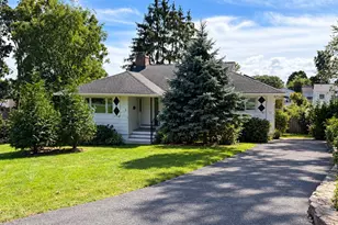 3 Hickory Dr, Greenwich, CT 06831 - Photo 2