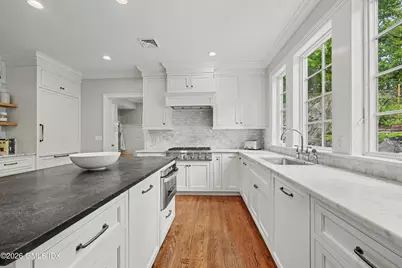 271 Overlook Drive, Greenwich, CT 06830 - Photo 10