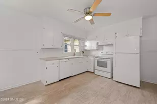 12 Rockland Pl, Greenwich, CT 06831 - Photo 6