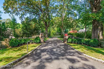 10 Parsonage Lane, Greenwich, CT 06830 - Photo 2