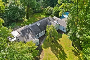 7 Flower Ln, Greenwich, CT 06831 - Photo 4