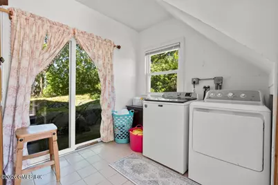 73 Cos Cob Avenue, Greenwich, CT 06807 - Photo 8