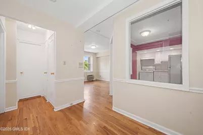 52 Lafayette Place #2B, Greenwich, CT 06830 - Photo 2