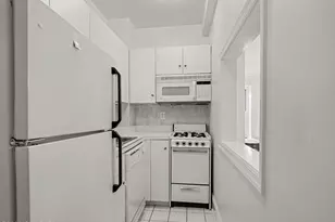 25 W Elm St, Greenwich, CT 06830 - Photo 10