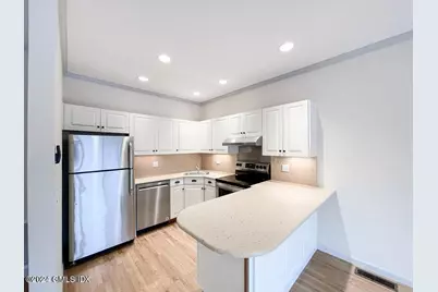 51 Old Kings Highway #6, Old Greenwich, CT 06870 - Photo 6