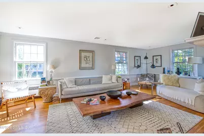 7 W Crossway, Old Greenwich, CT 06870 - Photo 4