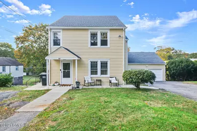 530 River Road #2, Greenwich, CT 06807 - Photo 1