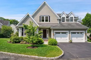 32 River Oaks Dr, Stamford, CT 06902 - Photo 1