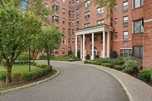 40 W Elm St, Greenwich, CT 06830 - Photo 1