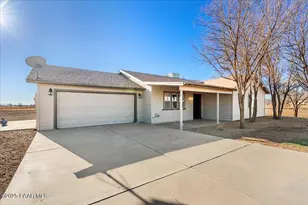 2725 W Bayberry Dr, Paulden, AZ 86334 - Photo 4