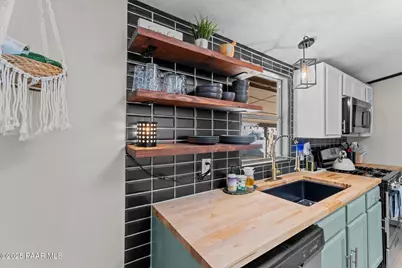 266 W Gompers Circle, Morristown, AZ 85342 - Photo 6