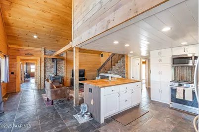 8807 S Fipsila Circle, Kirkland, AZ 86332 - Photo 10