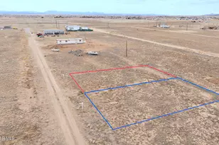 360 W Hawaii Rd, Paulden, AZ 86334 - Photo 1